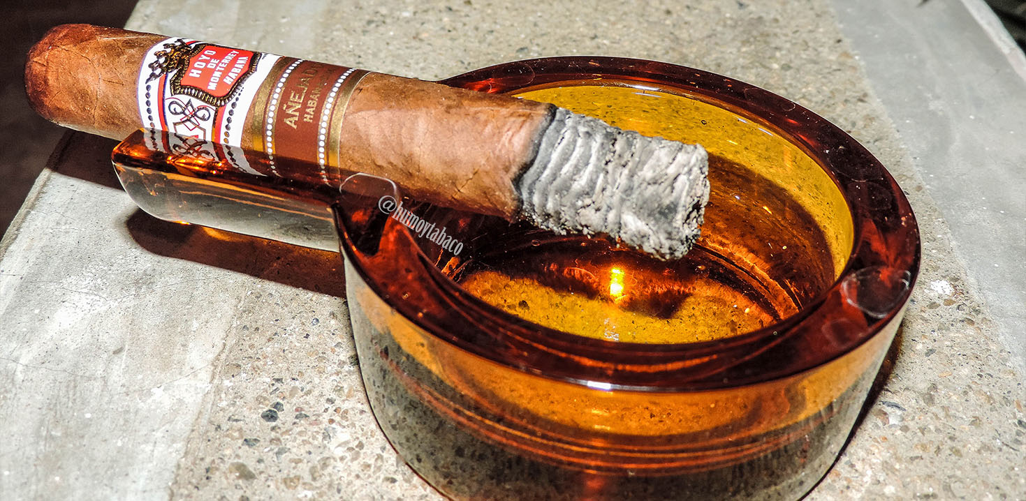 Hoyo de Monterrey - No 4 03