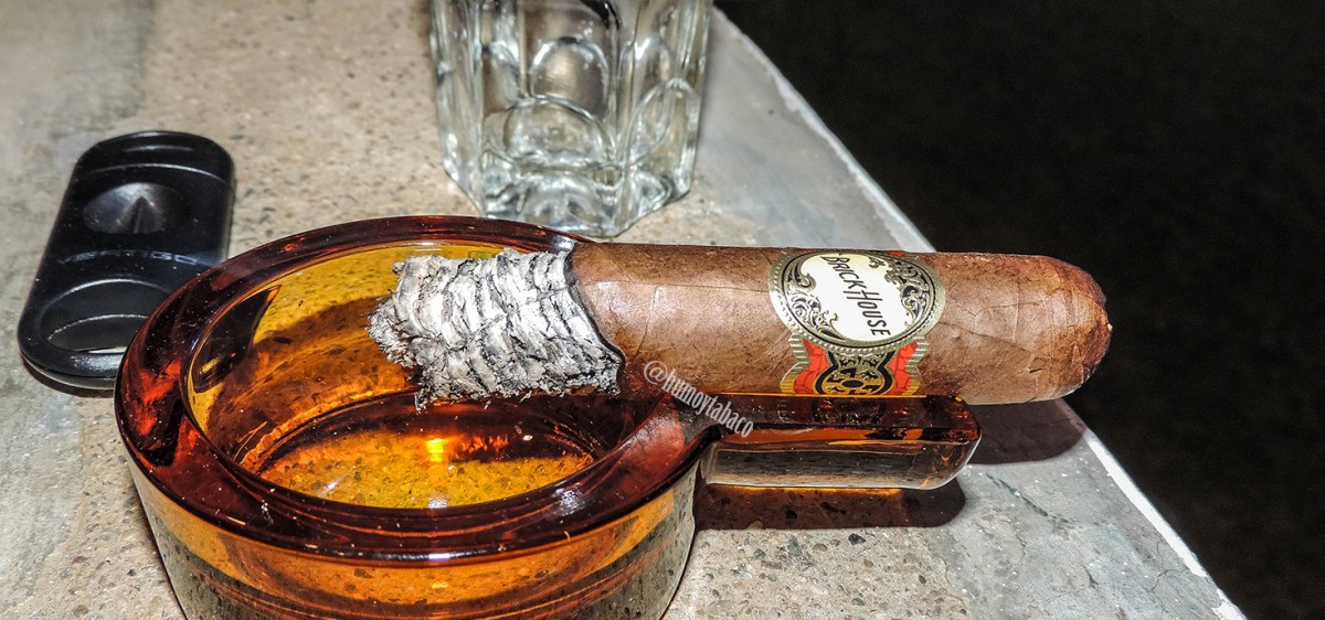 JC Newman Brick House Humo y Tabaco