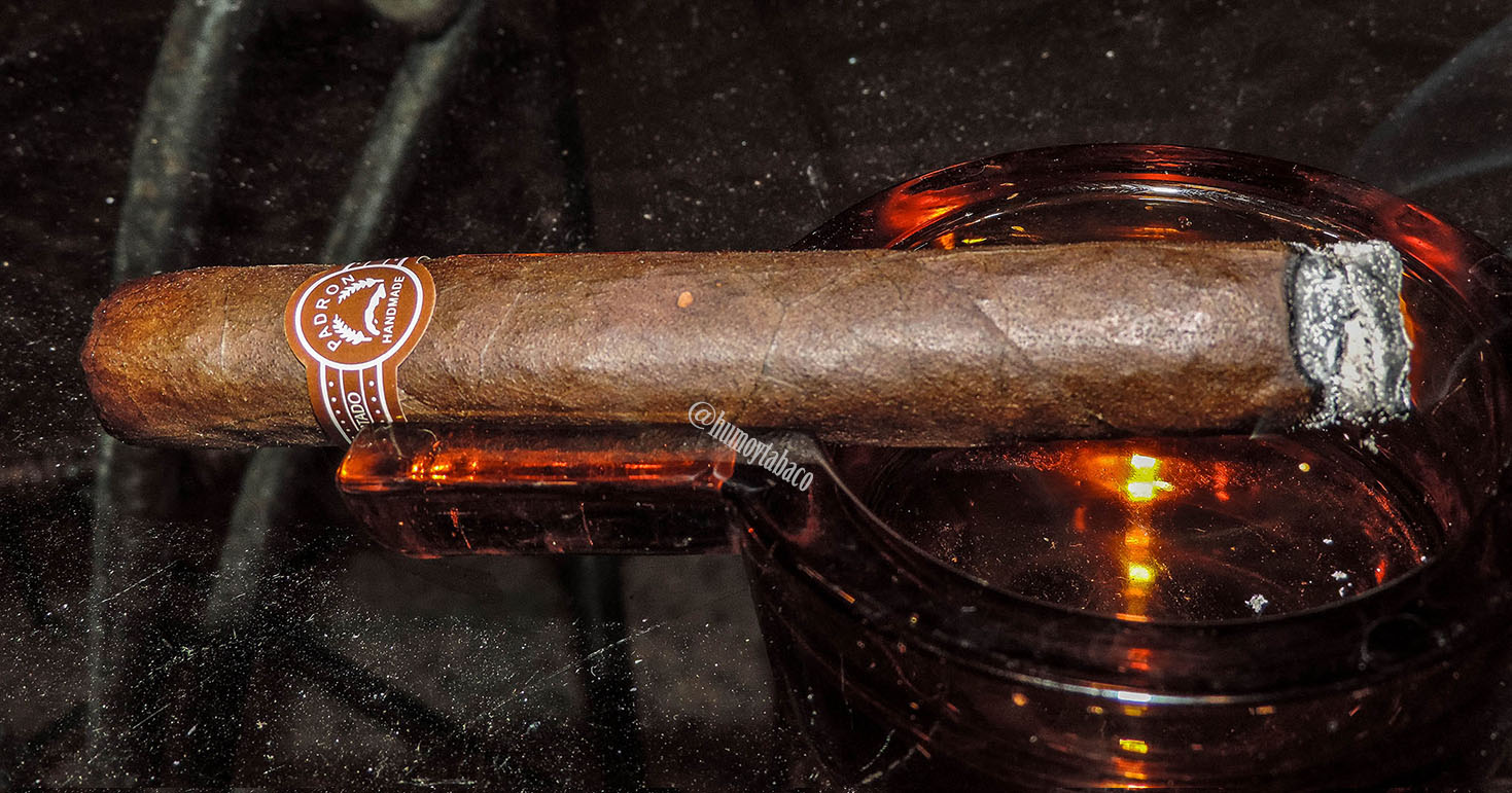 Padron - Series 3000 02