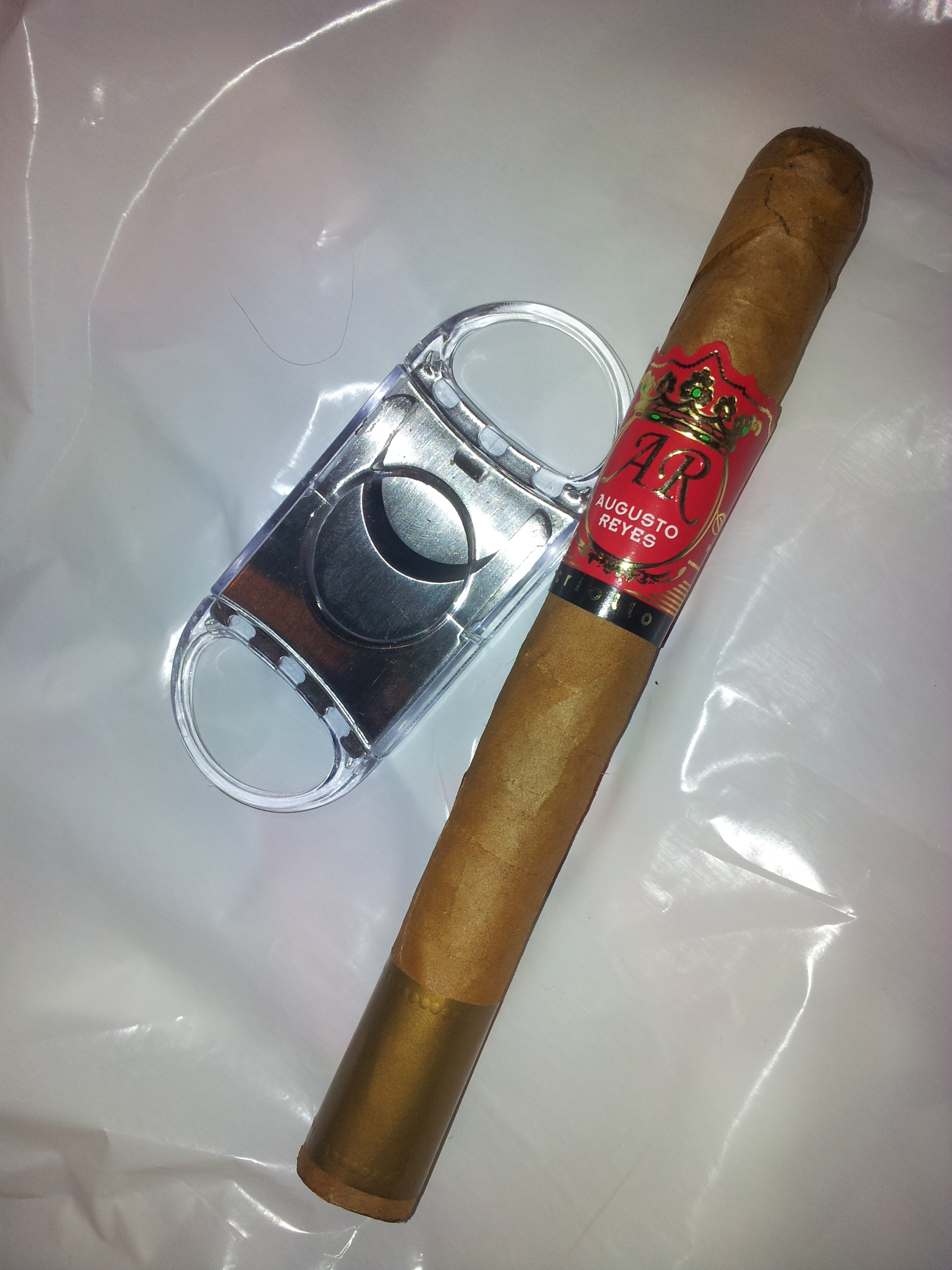Cigar._Augusto_Reyes_Criollo_Lonsdale