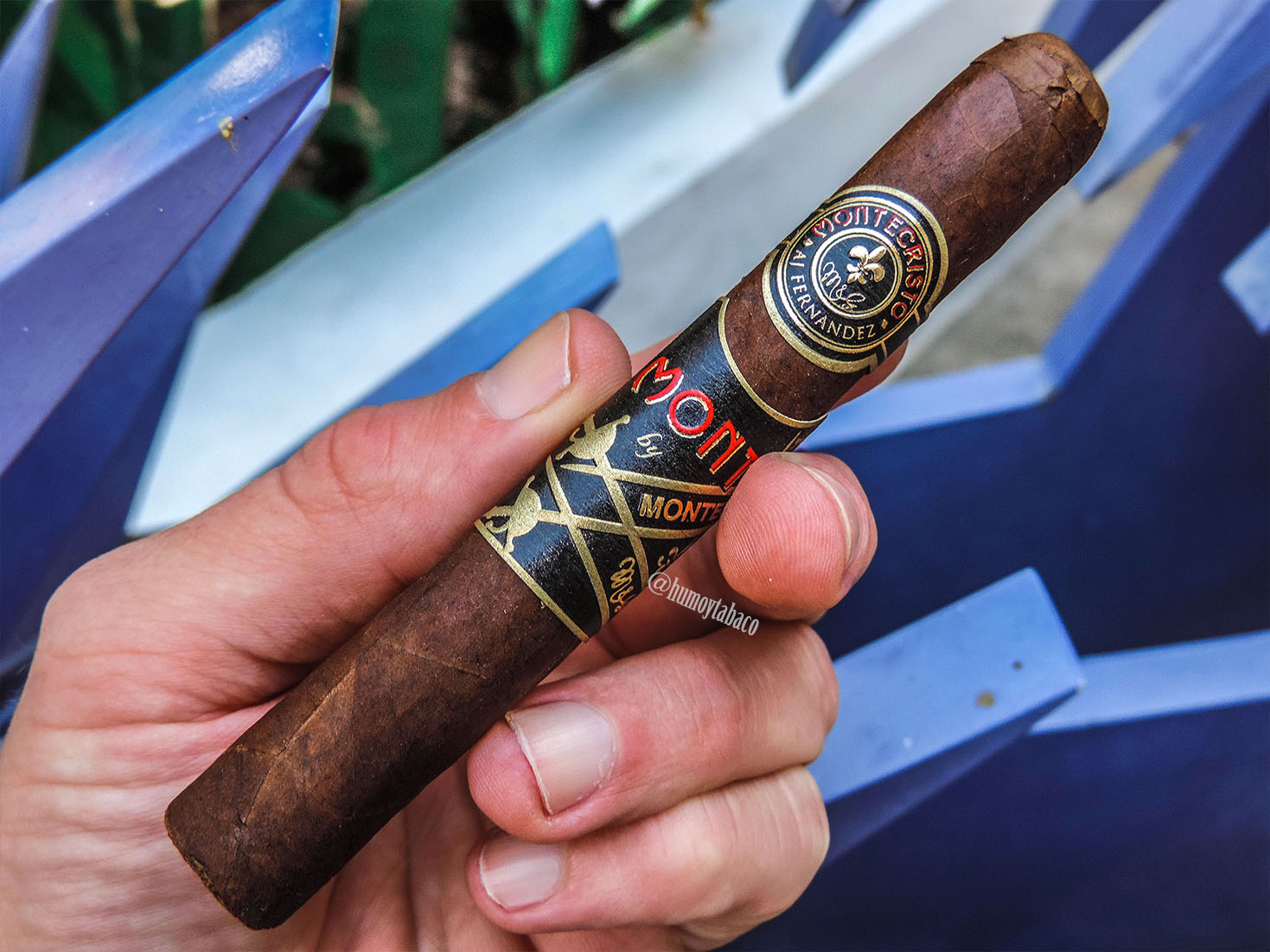 AJ Fernandez - Montecristo 01