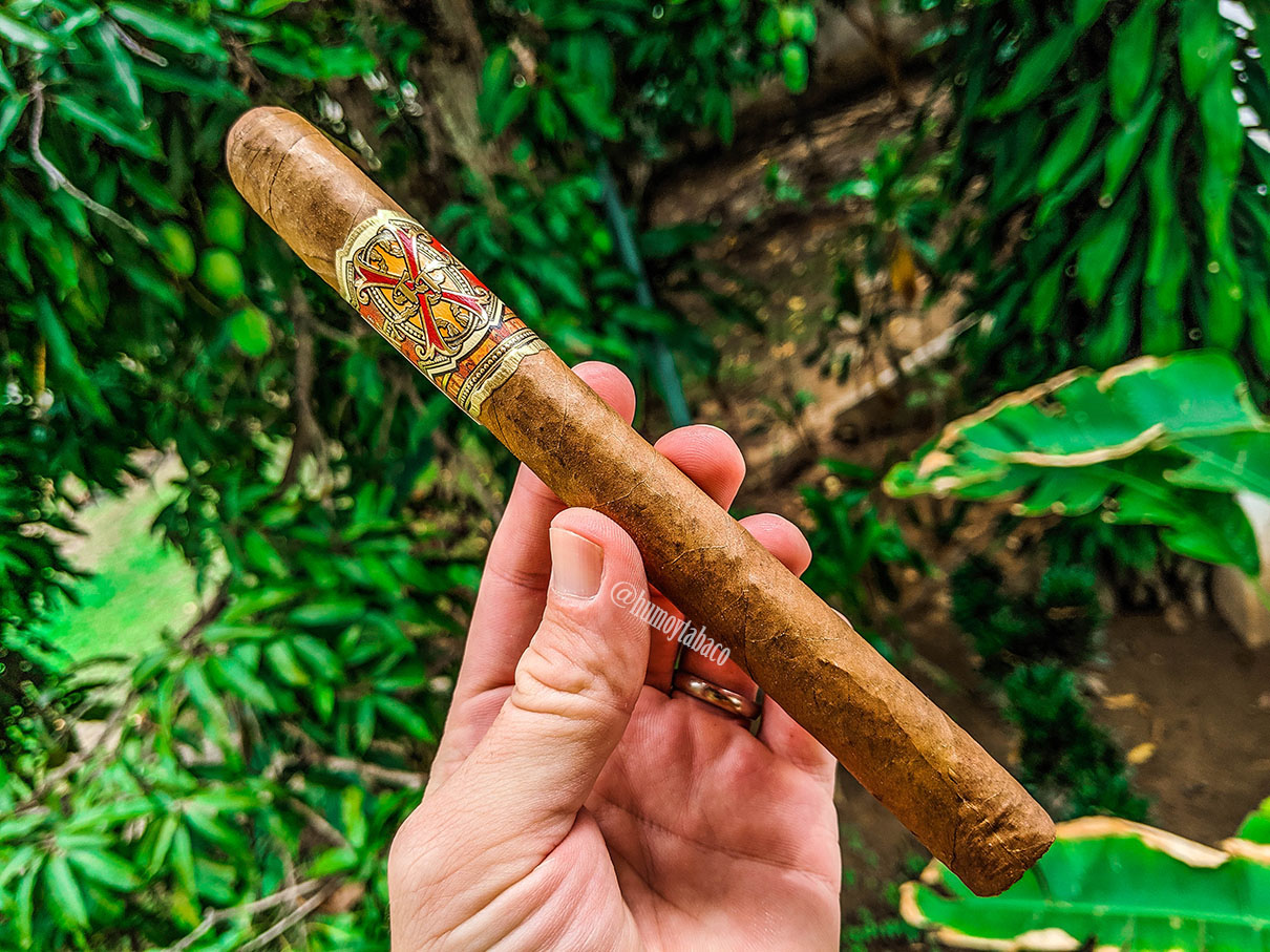Arturo Fuente - Opus X Doble Corona 01