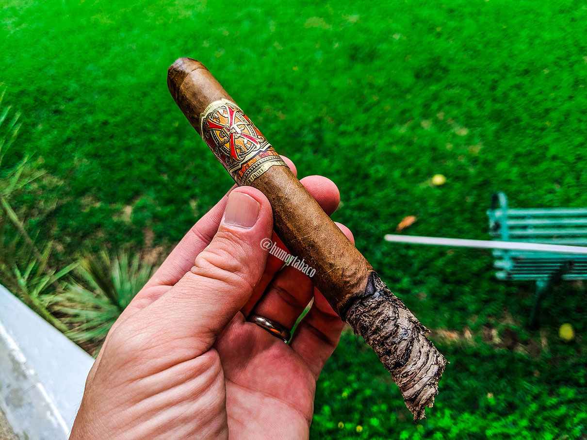 Arturo Fuente - Opus X Doble Corona 03