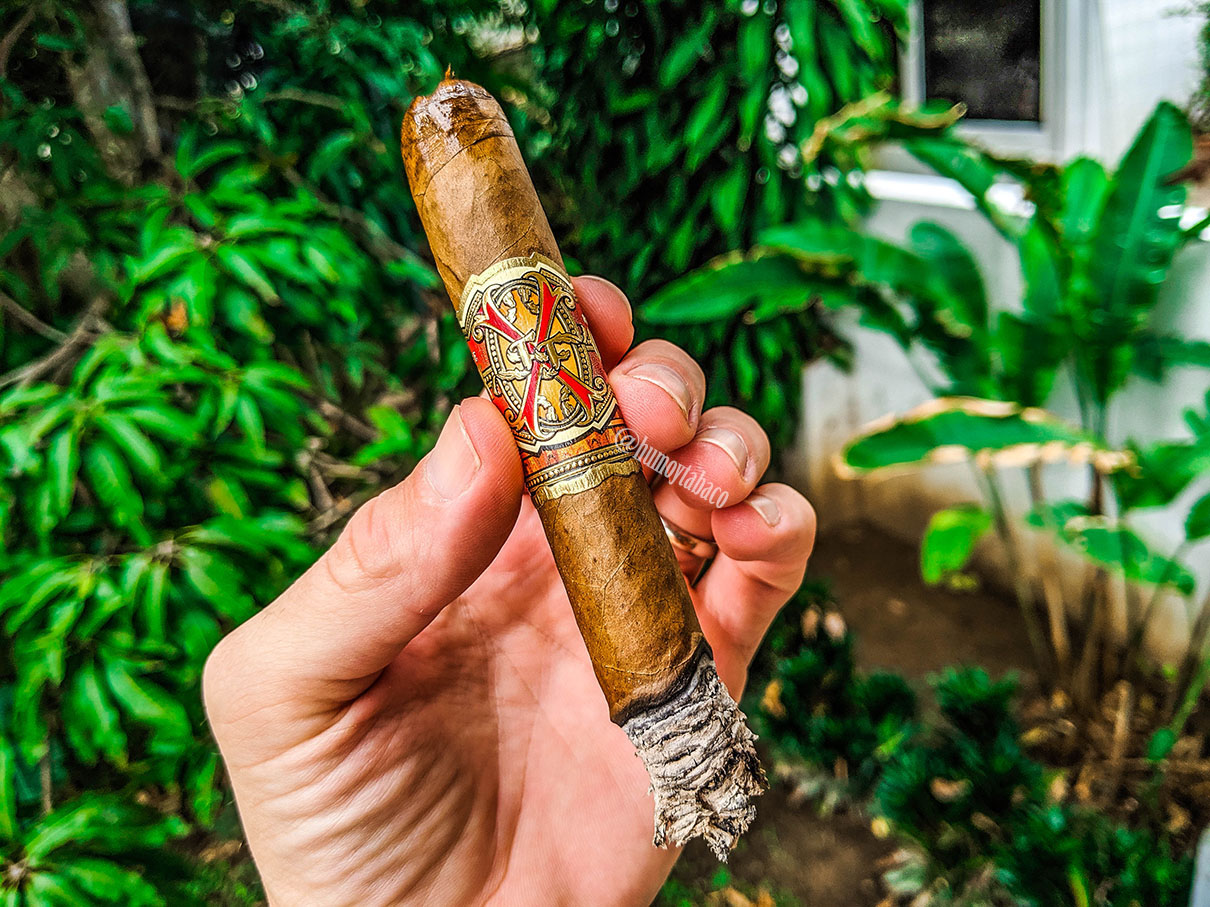 Arturo Fuente - Opus X Doble Corona 04