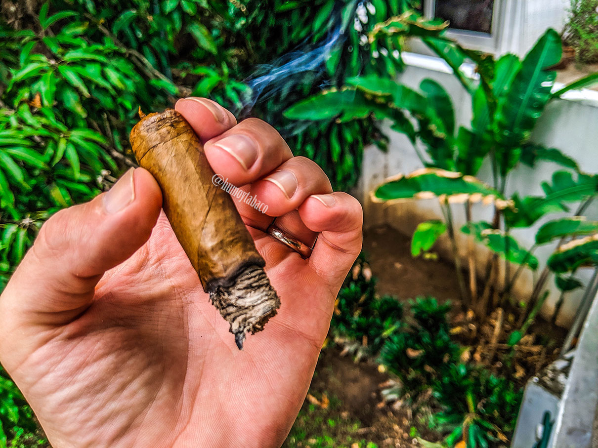 Arturo Fuente - Opus X Doble Corona 06