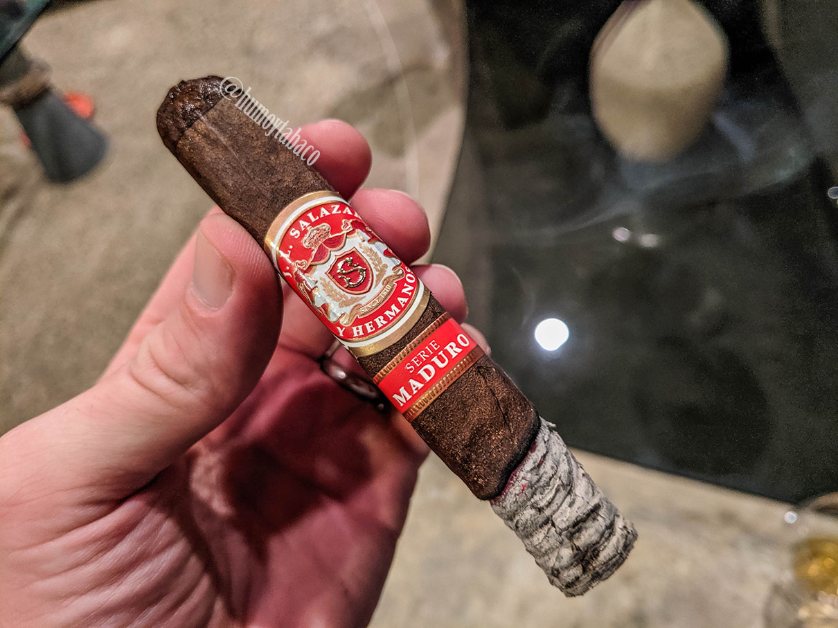 J.L. Salazar y Hermanos - Reserva Especiales Maduro 03