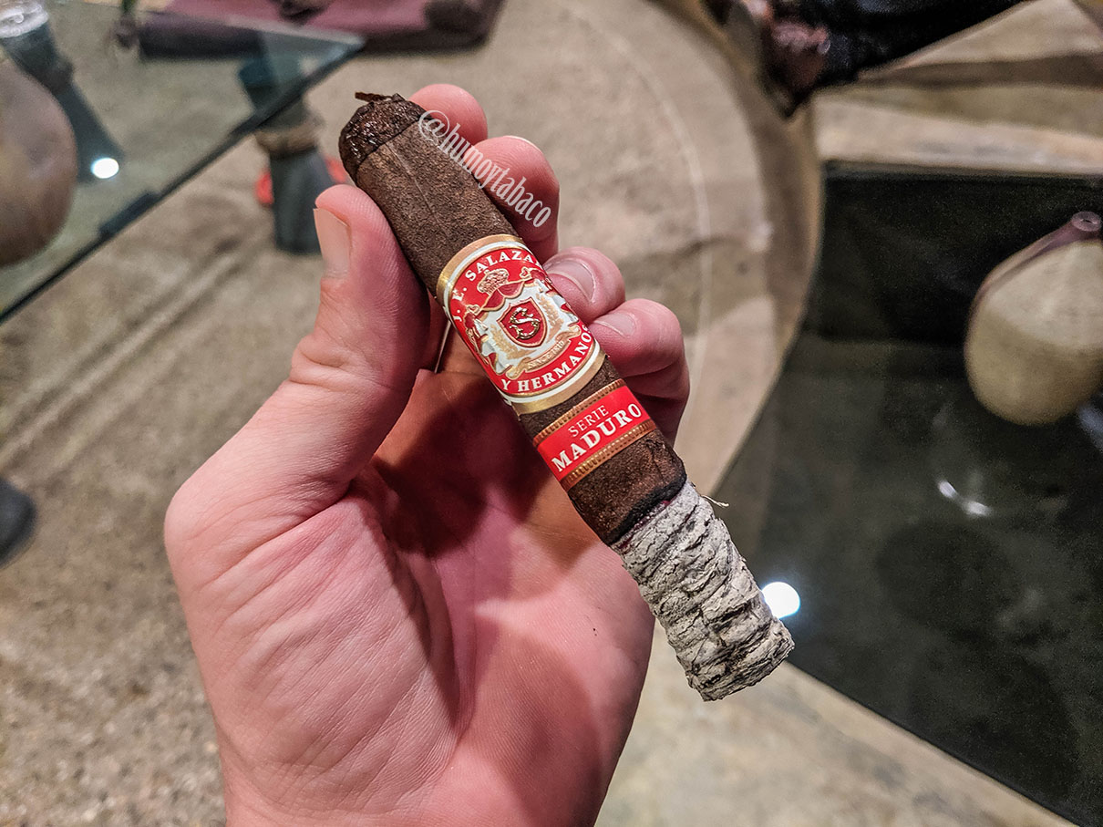 J.L. Salazar y Hermanos - Reserva Especiales Maduro 04