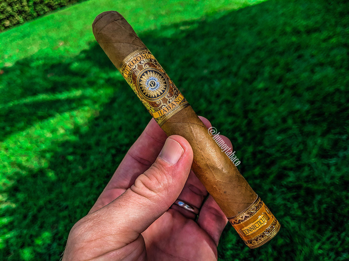 Perdomo - Habano Bourbon Barrel-Aged Connecticut Gordo 01