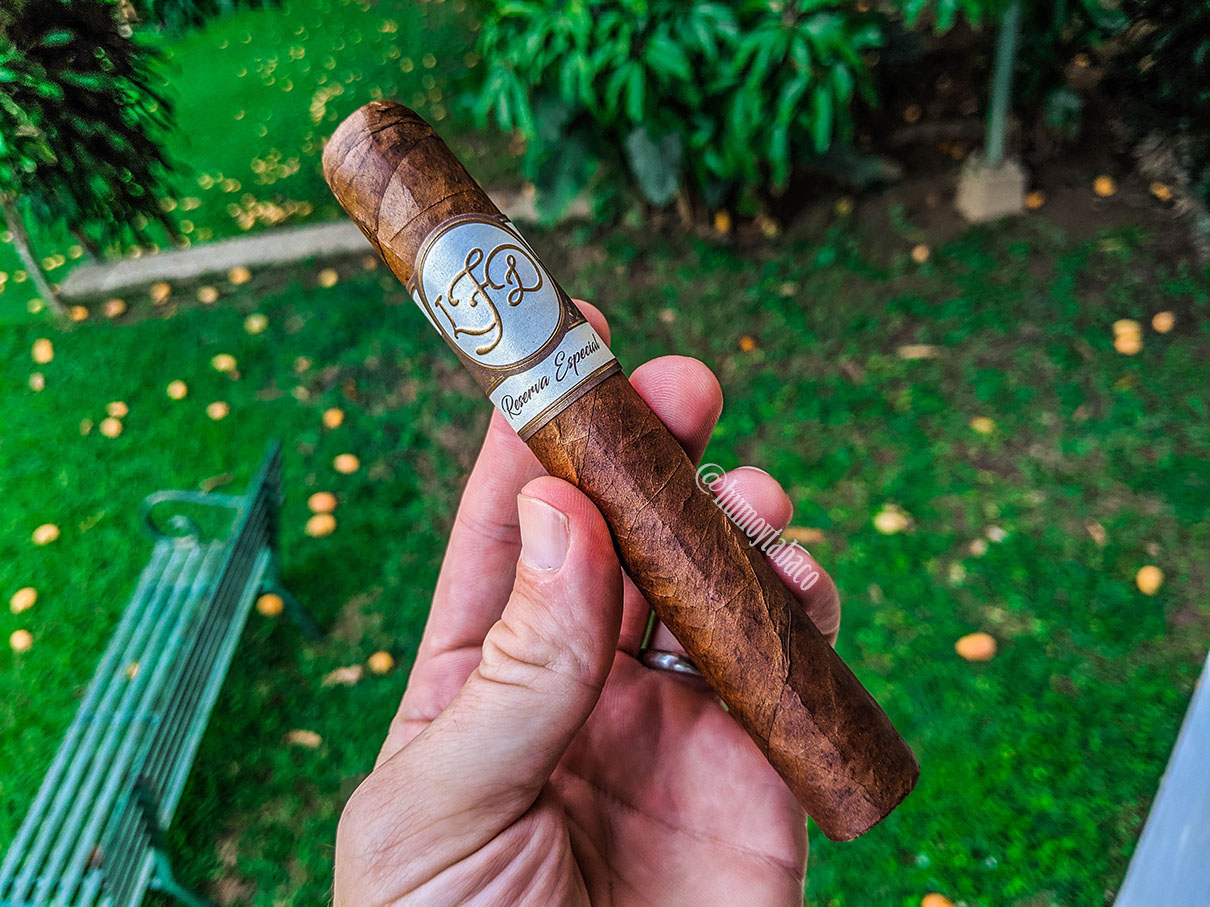 La Flor Dominicana - Reserva Especial 01