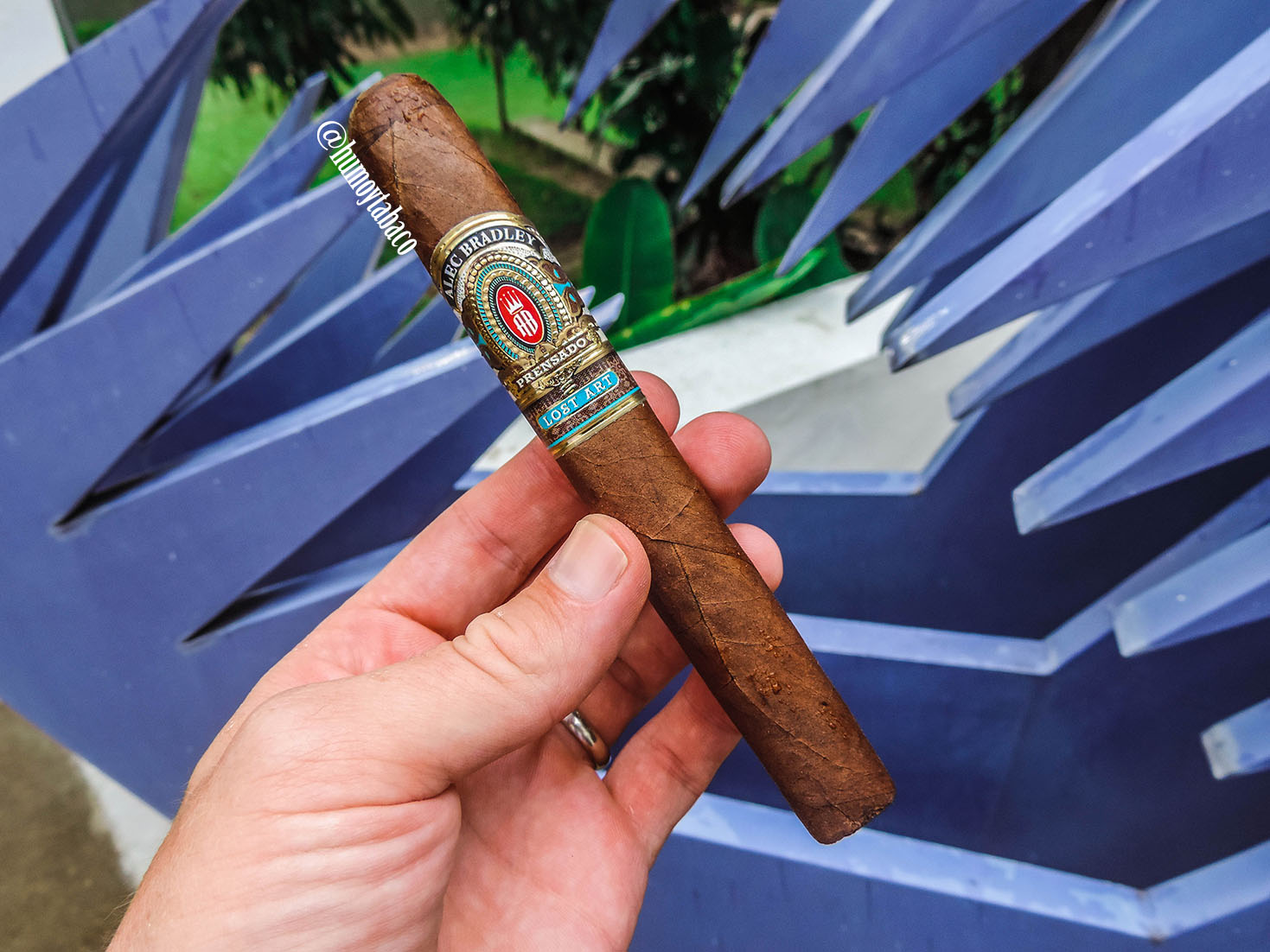 Alec Bradley - Prensado Lost Art 01