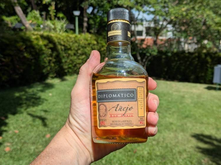 Diplomatico Añejo bottle
