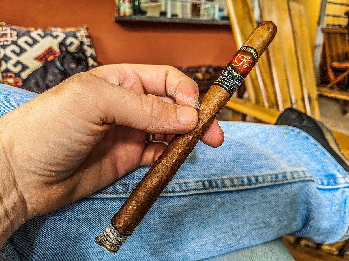 La Flor Dominicana - Ligero Lancero 02