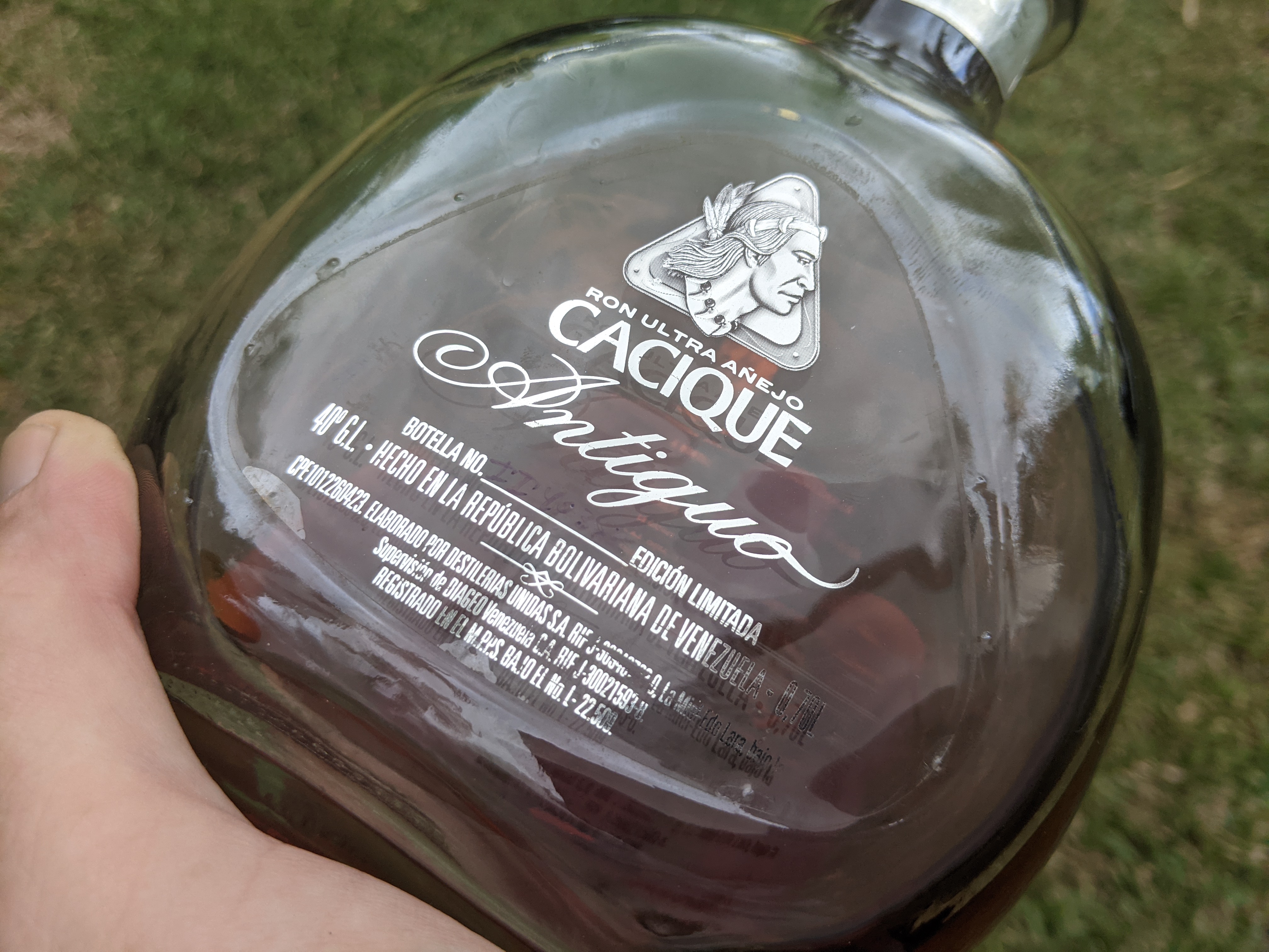 Ron: Cacique Antiguo – Humo y Tabaco