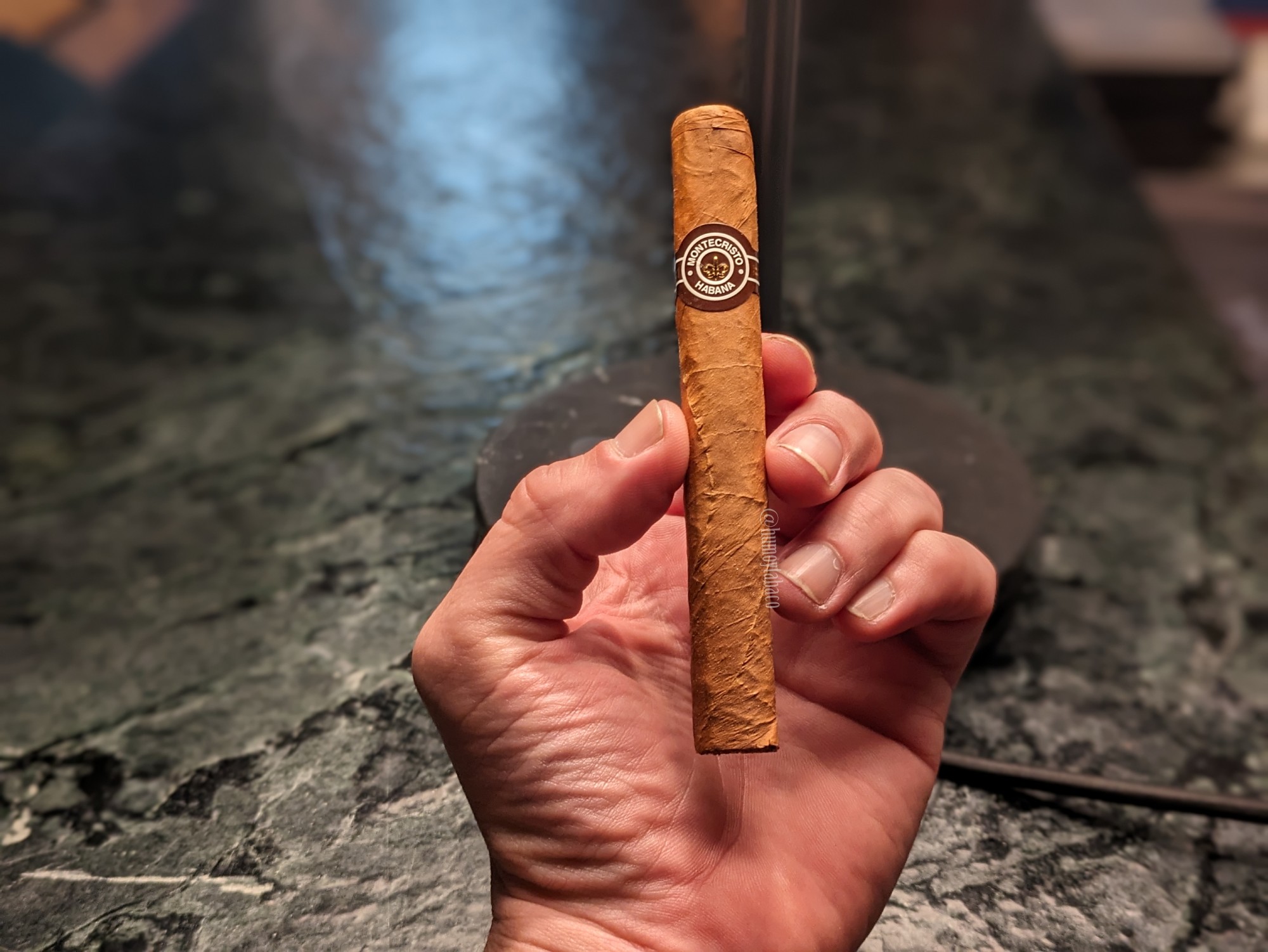 Montecristo – No. 4 – Humo y Tabaco