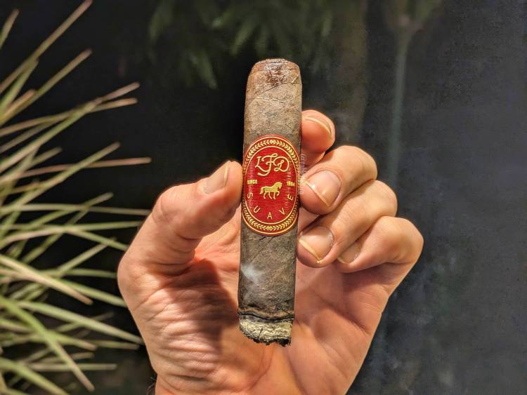 La Flor Dominicana - Suave Maduro second third