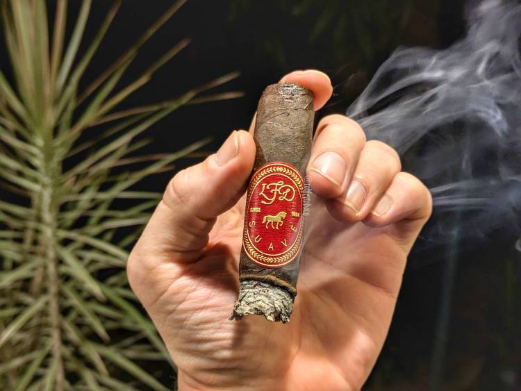 La Flor Dominicana - Suave Maduro last third