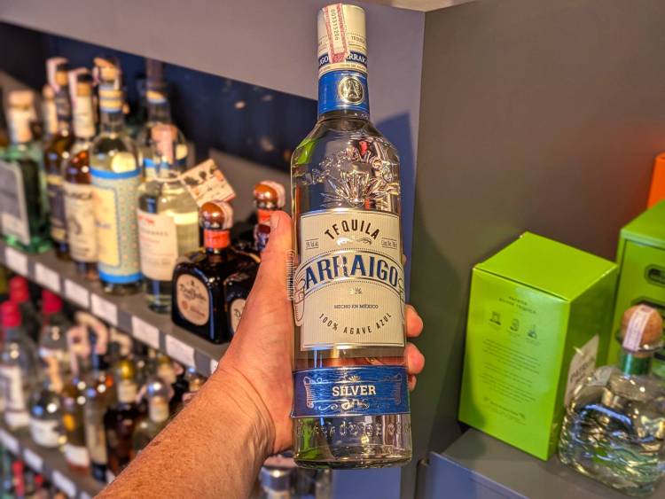 Arraigo Silver bottle