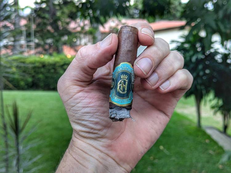 Crowned Heads - La Imperiosa (Corona Gorda) last third